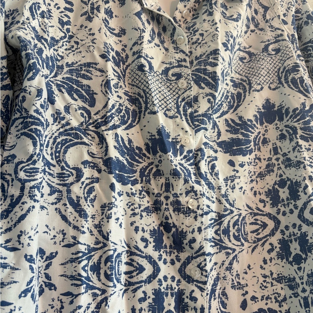 Blue and White Patterned Women's Top - Picture 3 of 4